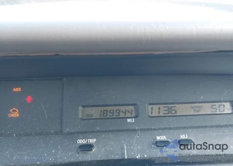 2002 Toyota Avalon Xl z USA, uszkodzony, nr VIN 4T1BF28B72U202866